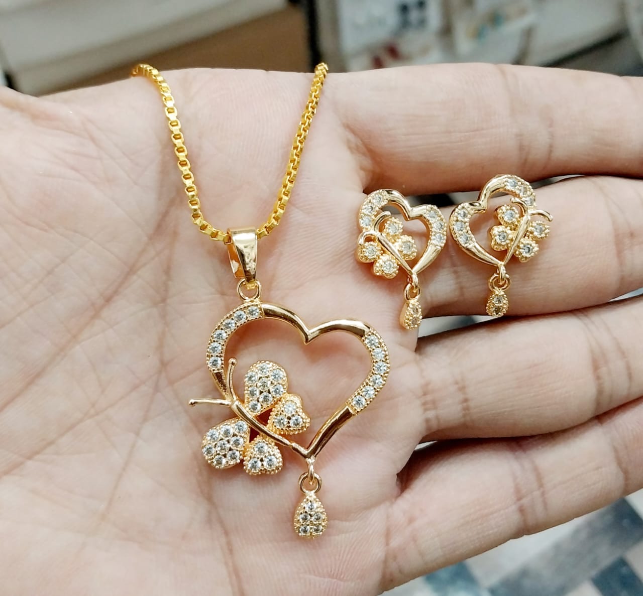 Fancy Golden Heart Locket With Tops Set For Girls